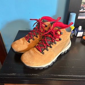 Columbia Suede Boots